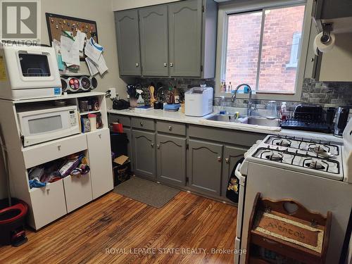 25 Gladstone Ave, Hamilton, ON - Indoor Photo Showing Kitchen With Double Sink