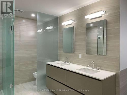 4101 - 28 Freeland Street, Toronto, ON - Indoor Photo Showing Bathroom
