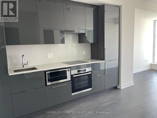 4403 - 28 Freeland Street, Toronto, ON - Indoor Photo Showing Kitchen With Upgraded Kitchen
