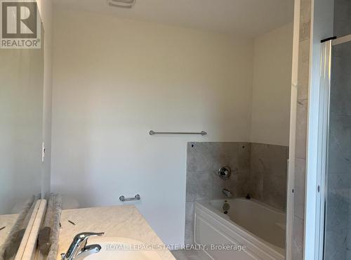 33 - 620 Colborne Street W, Brantford, ON - Indoor Photo Showing Bathroom