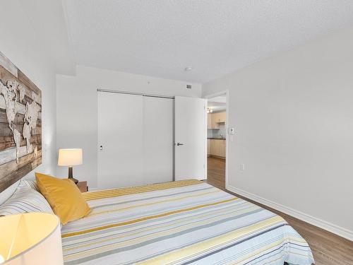 Chambre Ã Â coucher - 627-7930  - 7960 Boul. Viau, Montréal (Saint-Léonard), QC - Indoor Photo Showing Bedroom
