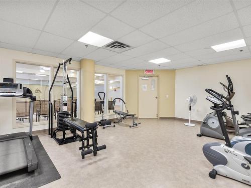 Exercise room - 627-7930  - 7960 Boul. Viau, Montréal (Saint-Léonard), QC - Indoor Photo Showing Gym Room