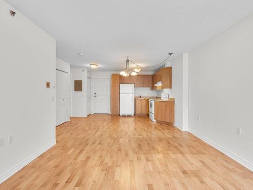 Overall view - 515-7930  - 7960 Boul. Viau, Montréal (Saint-Léonard), QC - Indoor Photo Showing Kitchen