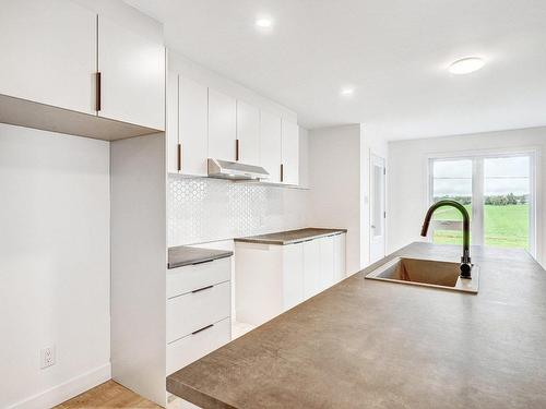 Overall view - 104-2023 Ch. Ridge, Huntingdon, QC - Indoor Photo Showing Kitchen