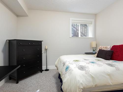 724 Bossi Pl, Saanich, BC - Indoor Photo Showing Bedroom
