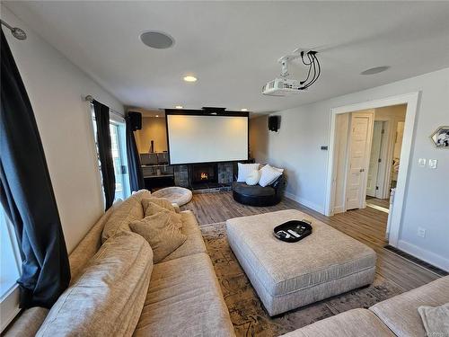 4150 Parkinson Pl, Port Alberni, BC - Indoor Photo Showing Living Room With Fireplace