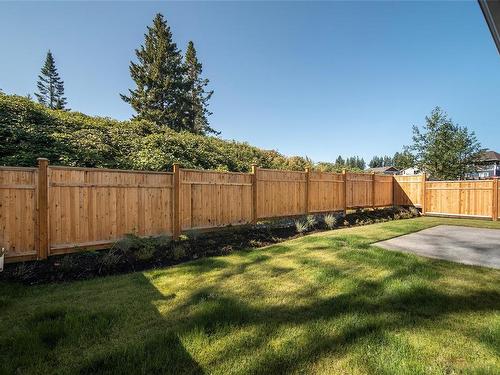 27-1580 Glen Eagle Dr, Campbell River, BC - Outdoor With Backyard