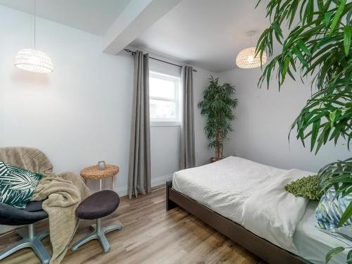 1230 Dominion Street, Kamloops, BC - Indoor Photo Showing Bedroom