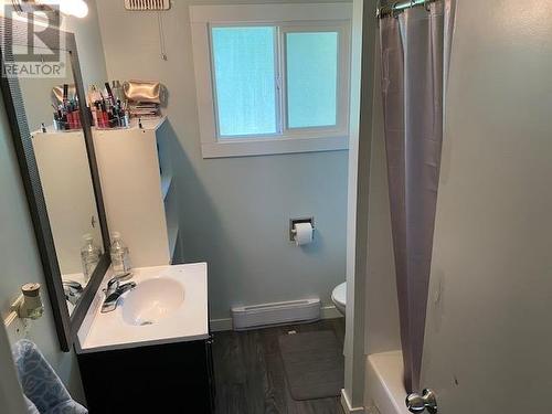 180 7 Street Se Unit# 1-4, Salmon Arm, BC - Indoor Photo Showing Bathroom