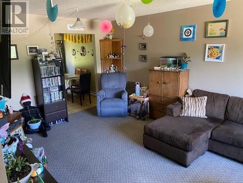 180 7 Street Se Unit# 1-4, Salmon Arm, BC - Indoor Photo Showing Living Room