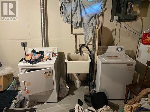 180 7 Street Se Unit# 1-4, Salmon Arm, BC - Indoor Photo Showing Laundry Room