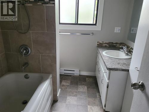281 Norton Street, Penticton, BC - Indoor Photo Showing Bathroom