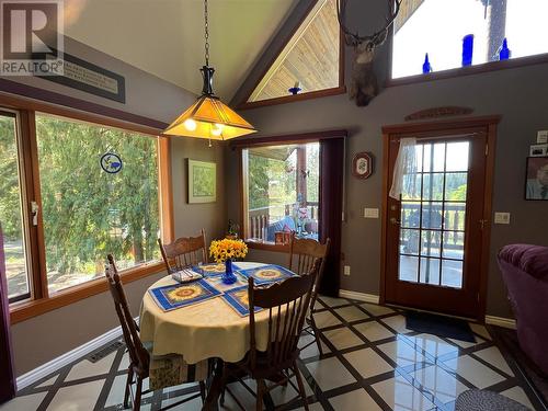 645 Badger Road, Tappen, BC - Indoor Photo Showing Dining Room