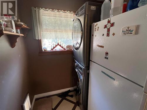 645 Badger Road, Tappen, BC - Indoor Photo Showing Laundry Room