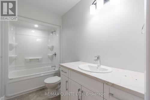 114 Hastings Park Drive, Belleville, ON - Indoor Photo Showing Bathroom