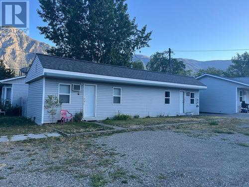 1007 Sparks Drive, Keremeos, BC - Outdoor