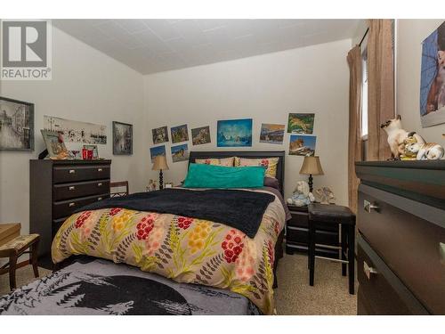 41 3 Street Se, Salmon Arm, BC - Indoor Photo Showing Bedroom