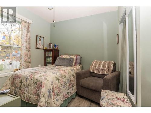 41 3 Street Se, Salmon Arm, BC - Indoor Photo Showing Bedroom