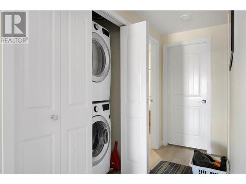 120/124 Calgary Avenue, Penticton, BC - Indoor Photo Showing Laundry Room