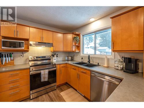 11029 Victoria Road, Summerland, BC - Indoor Photo Showing Kitchen With Double Sink