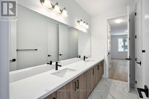 #5 -11 Bay St E, Blue Mountains, ON - Indoor Photo Showing Bathroom