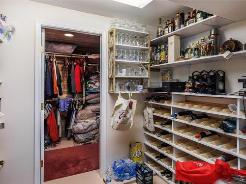 5416 Tanager Court, Kelowna, BC - Indoor With Storage