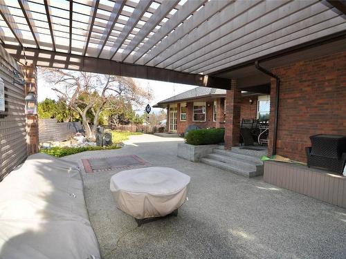 5416 Tanager Court, Kelowna, BC - Outdoor With Deck Patio Veranda