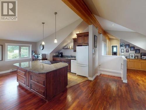 3515 Marine Ave, Powell River, BC - Indoor Photo Showing Kitchen