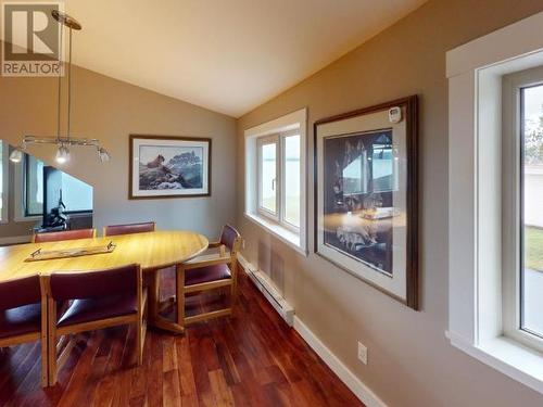 3515 Marine Ave, Powell River, BC - Indoor Photo Showing Dining Room