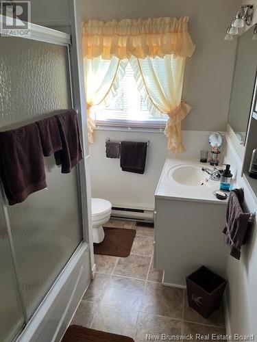 344 Adelaide Street, Dalhousie, NB - Indoor Photo Showing Bathroom