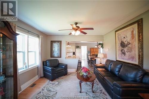 802 Piquette Road, Verner, ON - Indoor Photo Showing Living Room