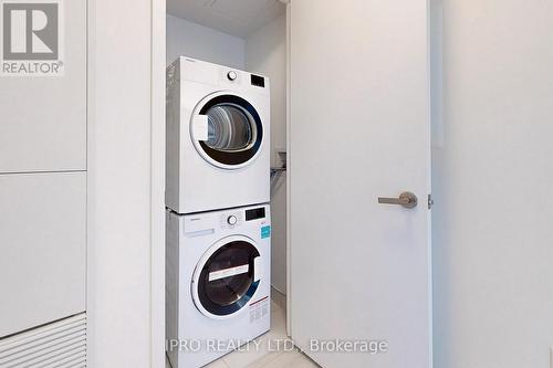 5805 - 3883 Quartz Rd Road, Mississauga, ON - Indoor Photo Showing Laundry Room