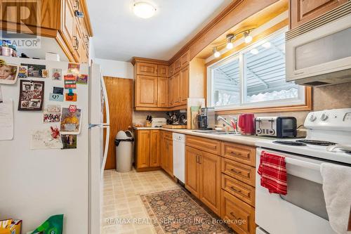 1163 Michael St, London, ON - Indoor Photo Showing Kitchen