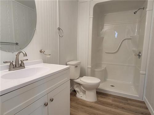 633 Home Street, Portage La Prairie, MB - Indoor Photo Showing Bathroom