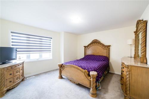 20 Whithorn Crescent, Caledonia, ON - Indoor Photo Showing Bedroom