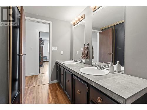 3901 32 Avenue Unit# 201, Vernon, BC - Indoor Photo Showing Bathroom