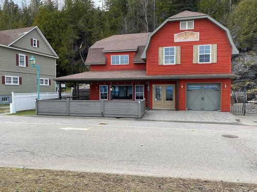 Overall view - 50 Rue Du Quai, La Malbaie, QC - Outdoor With Facade