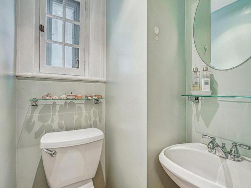 Powder room - 45 Rue Dufferin, Hampstead, QC - Indoor Photo Showing Bathroom