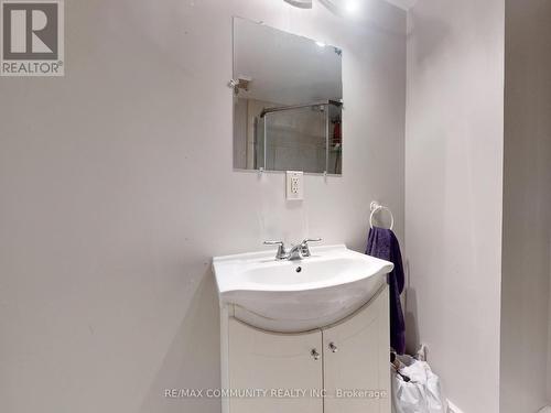 760 Phillip Murray Ave, Oshawa, ON - Indoor Photo Showing Bathroom