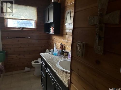1010 Waskos Drive, Lac La Ronge, SK - Indoor Photo Showing Bathroom