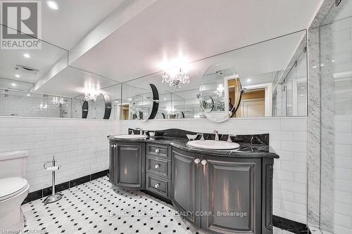 499 Lakeshore Road E, Oakville, ON - Indoor Photo Showing Bathroom