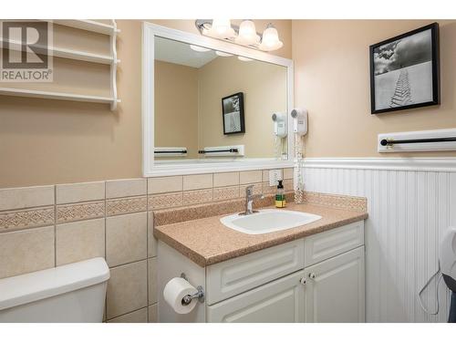 6430 Whiskey Jack Road Unit# 107, Big White, BC - Indoor Photo Showing Bathroom