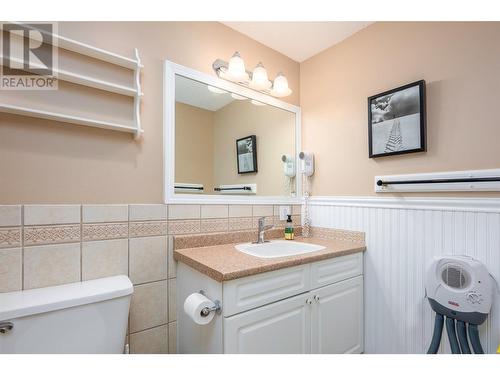 6430 Whiskey Jack Road Unit# 107, Big White, BC - Indoor Photo Showing Bathroom