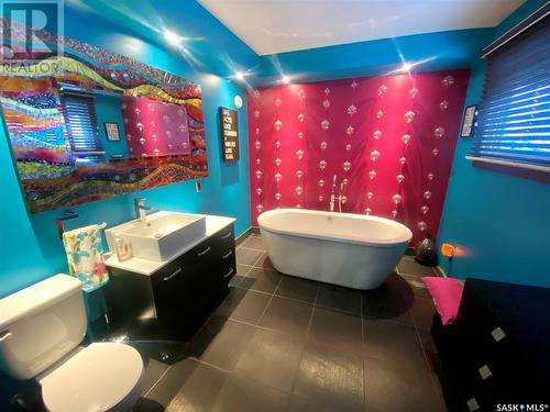 60 Logan Crescent E, Yorkton, SK - Indoor Photo Showing Bathroom