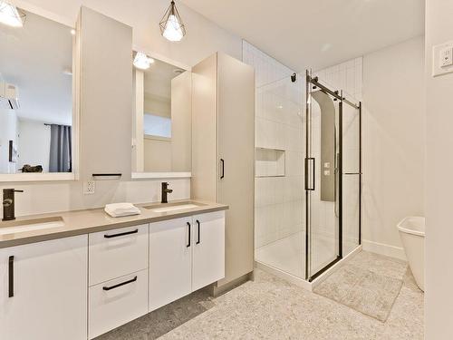 Salle de bains attenante Ã  la CCP - 6-15 Rue De La Foulée, Orford, QC - Indoor Photo Showing Bathroom