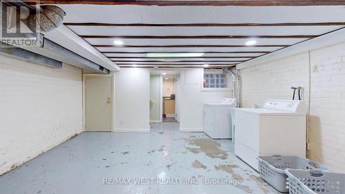 190 Markham Street, Toronto, ON - Indoor Photo Showing Laundry Room