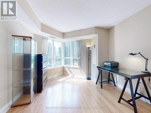 #1323 -500 Doris Ave, Toronto, ON - Indoor Photo Showing Other Room