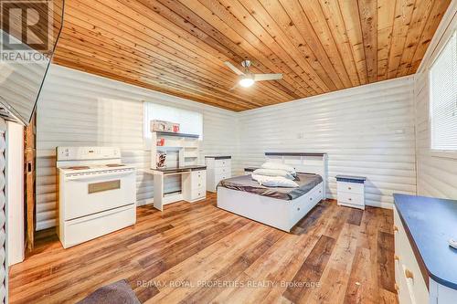 28 Goodman Rd, Kawartha Lakes, ON - Indoor Photo Showing Kitchen