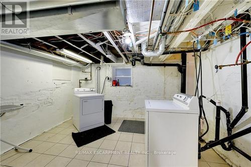 West #2 - 122 Forsyth Street N, Sarnia, ON - Indoor Photo Showing Laundry Room