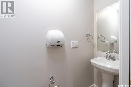 758 Kloppenburg Court, Saskatoon, SK - Indoor Photo Showing Bathroom